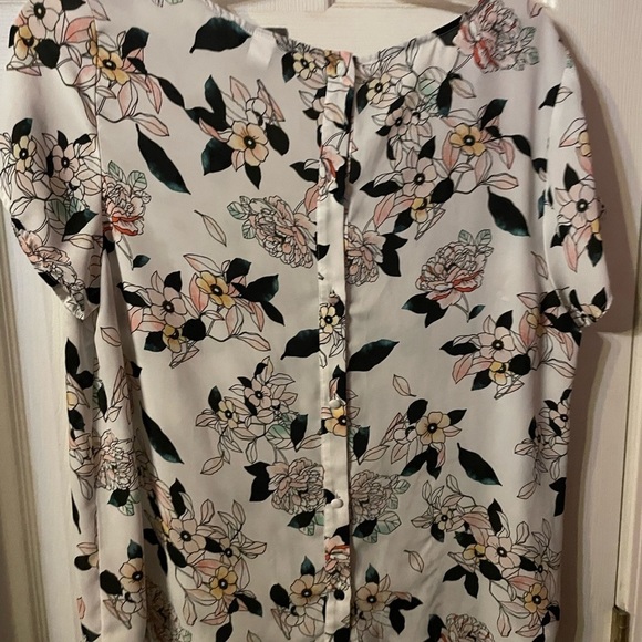 Torrid Women’s Plus Size Ivory Floral Georgette Blouse Top Size 1 - Picture 3 of 4